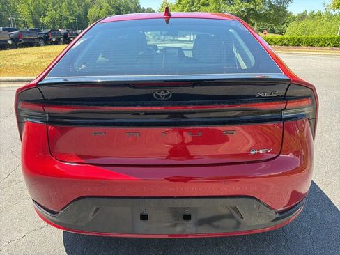 Used 2024 Toyota Prius XLE FWD image 6