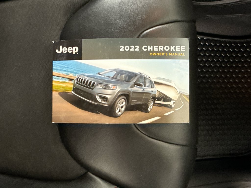 Used 2022 Jeep Cherokee Trailhawk w/ Comfort/Convenience Group AWD/4WD image 48