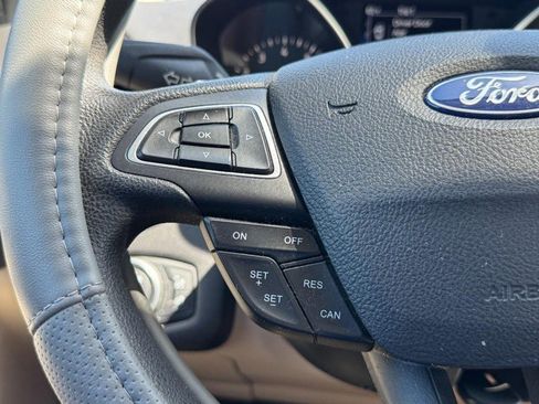 Used 2017 Ford Escape SE w/ Equipment Group 201A AWD/4WD image 16