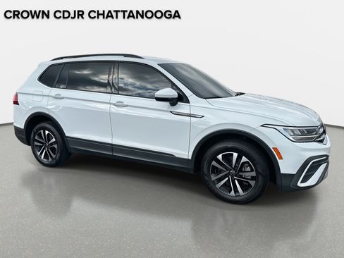 Used 2022 Volkswagen Tiguan S image 2