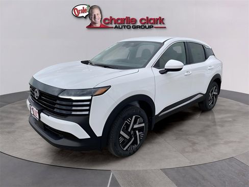 New 2026 Nissan Kicks SV image 1