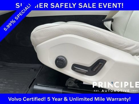 Certified 2023 Volvo XC60 B5 Plus w/ Protection Package Premier AWD/4WD image 32