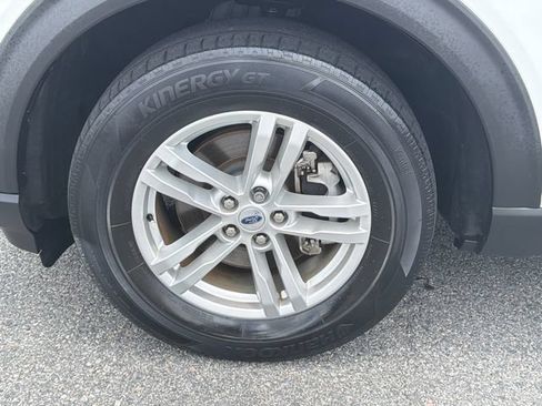 Used 2023 Ford Explorer XLT RWD image 11