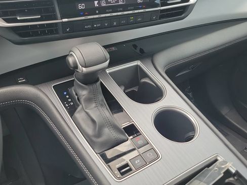Certified 2025 Toyota Sienna XLE FWD image 18