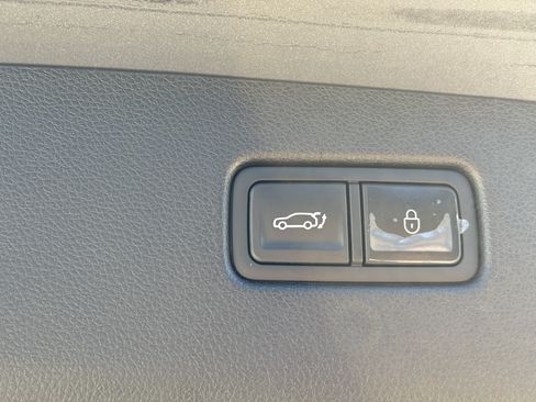 Used 2022 Genesis GV70 2.5T w/ Advanced Package image 10