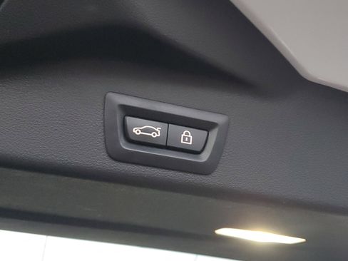 Used 2019 BMW X5 xDrive50i w/ M Sport Package image 8