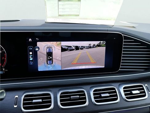 New 2026 Mercedes-Benz GLS 450 4MATIC image 24