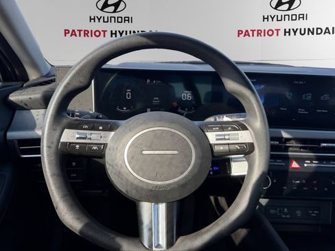 Used 2025 Hyundai Sonata SEL FWD image 12