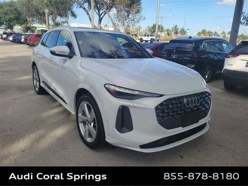 Certified 2025 Audi Q5 Prestige image 2