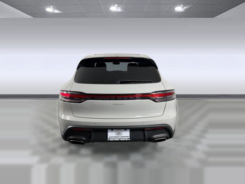 Used 2024 Porsche Macan image 10