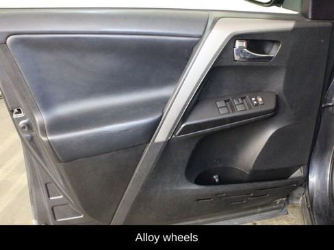 Used 2018 Toyota RAV4 XLE image 16