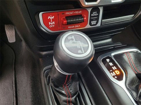 Used 2023 Jeep Gladiator Rubicon w/ Cold Weather Group image 22