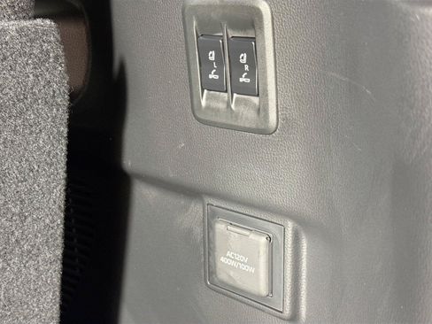 Used 2025 Lexus GX 550 w/ Accessory Package (2T) AWD/4WD image 39