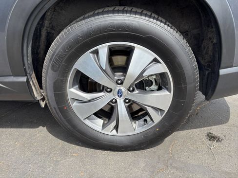 Used 2024 Subaru Ascent Premium w/ Convenience Package AWD/4WD image 31