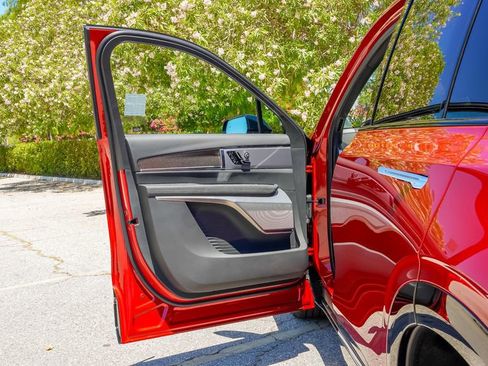 Used 2026 Cadillac Vistiq Luxury image 19