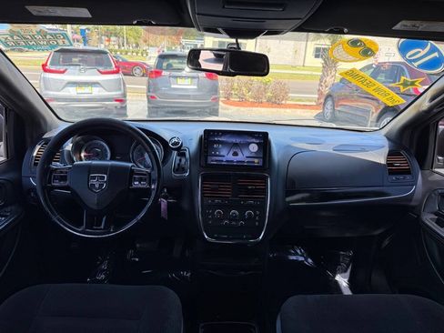 Used 2016 Dodge Grand Caravan SE FWD image 22