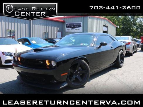 Used 2019 Dodge Challenger R/T RWD image 1
