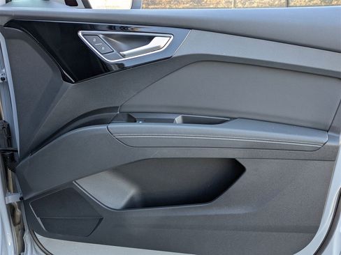 Used 2023 Audi Q4 e-tron Premium w/ Convenience Package image 20