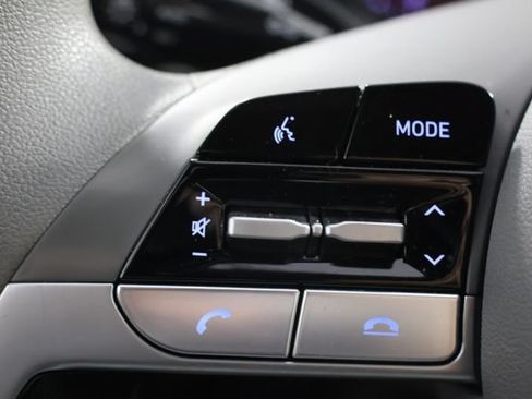 Used 2023 Hyundai Elantra SEL w/ Winter Weather Package FWD image 11