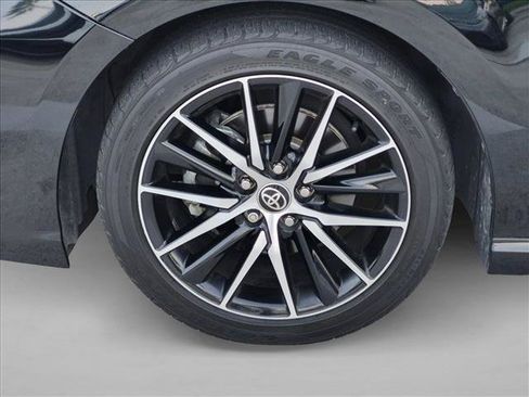 Used 2022 Toyota Camry SE FWD image 9