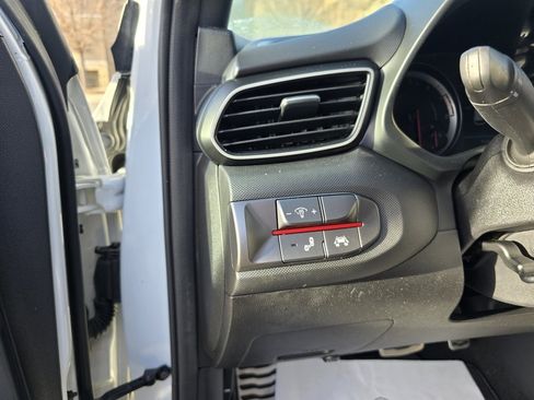 Used 2020 Hyundai Veloster Turbo image 15