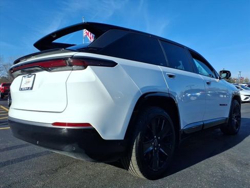 Used 2024 Jeep Wagoneer Launch Edition image 6