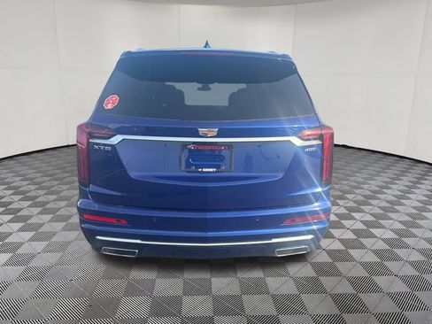 Used 2025 Cadillac XT6 Premium Luxury image 6