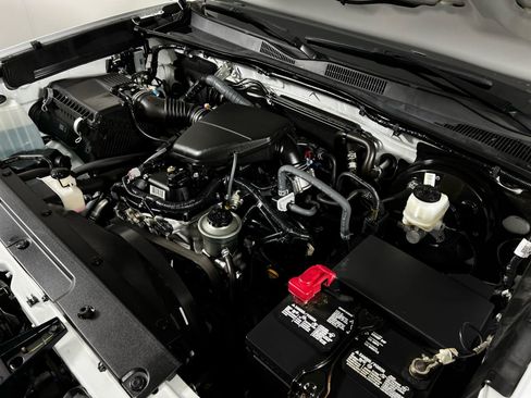 Used 2019 Toyota Tacoma SR w/ SR Convenience Package image 11