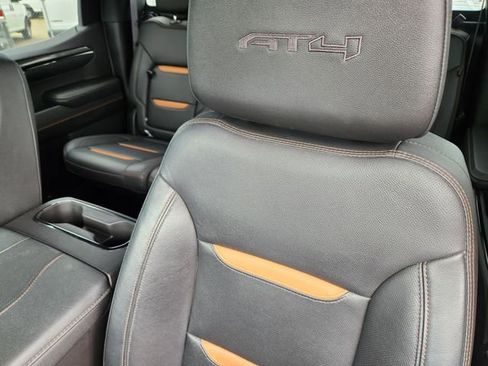 Used 2024 GMC Sierra 1500 AT4 w/ AT4 Premium Package AWD/4WD image 9