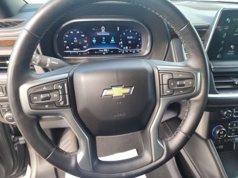 Used 2023 Chevrolet Suburban Premier image 15