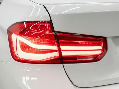 Used 2017 BMW 330e image 51