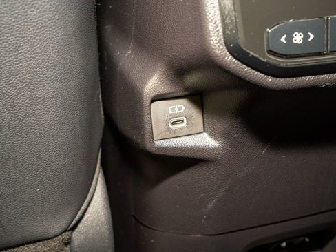 Used 2025 Toyota Grand Highlander FWD image 9