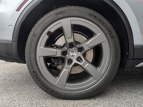 New 2025 Porsche Macan 4 Electric image 29