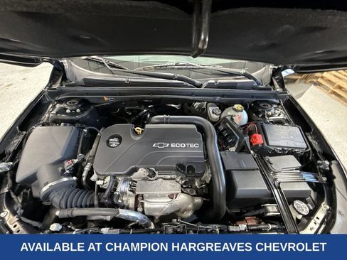 Used 2017 Chevrolet Malibu LT FWD image 38