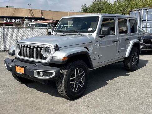 Used 2024 Jeep Wrangler Sahara image 7