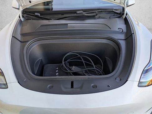 Used 2021 Tesla Model Y Long Range image 22