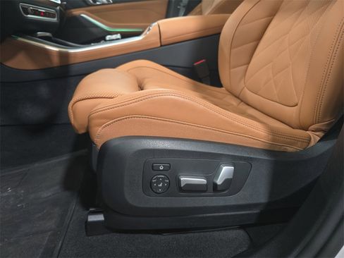 Used 2026 BMW X5 sDrive40i w/ Executive Package image 27