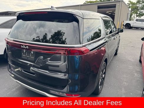 Used 2022 Kia Carnival EX FWD image 6