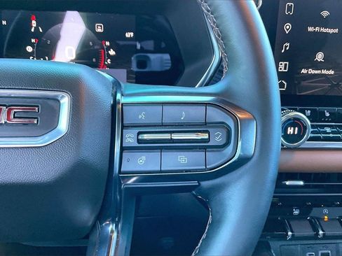 Used 2023 GMC Canyon AT4 w/ AT4 Premium Package image 11