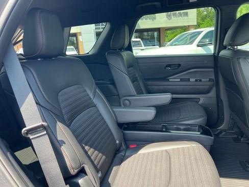 Used 2025 Nissan Pathfinder Rock Creek AWD/4WD image 25