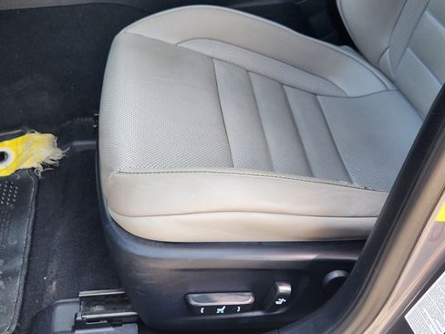 Used 2016 Lexus IS 200t w/ F Sport Package RWD image 25