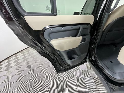 Used 2020 Land Rover Defender 110 S image 26