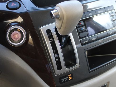 Used 2015 Nissan Quest S image 13