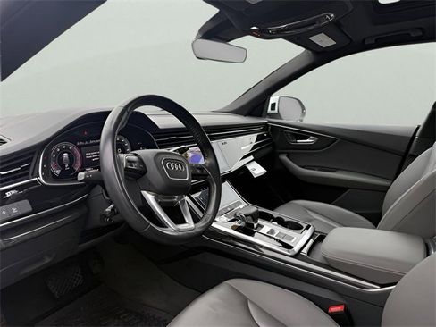 Used 2019 Audi Q8 Premium image 15