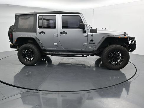 Used 2018 Jeep Wrangler Unlimited Sport AWD/4WD image 9