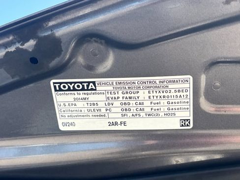 Used 2014 Toyota Camry L image 28