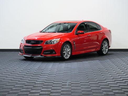 Used 2014 Chevrolet SS RWD image 3