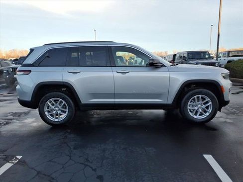 New 2025 Jeep Grand Cherokee Laredo X image 17