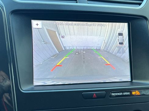 Certified 2019 Ford Explorer XLT w/ Equipment Group 201A FWD image 21