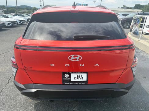 Used 2024 Hyundai Kona SEL FWD image 7